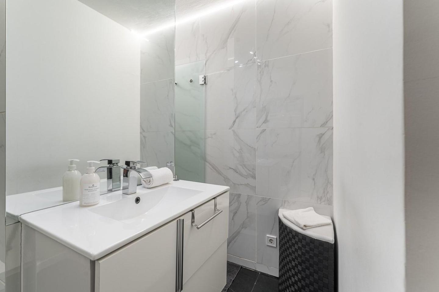 Guestready - Shades Of Blue With Balcony Apartment Порто Екстериор снимка